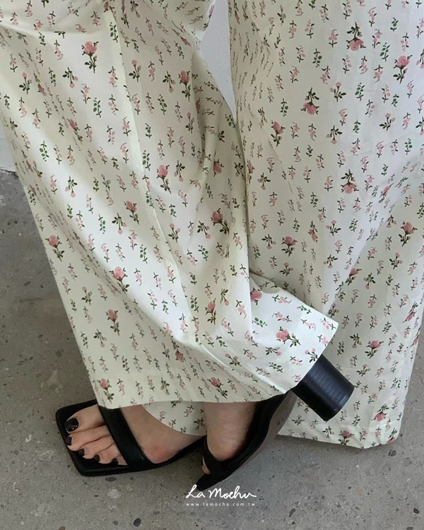 抓摺碎花寬褲